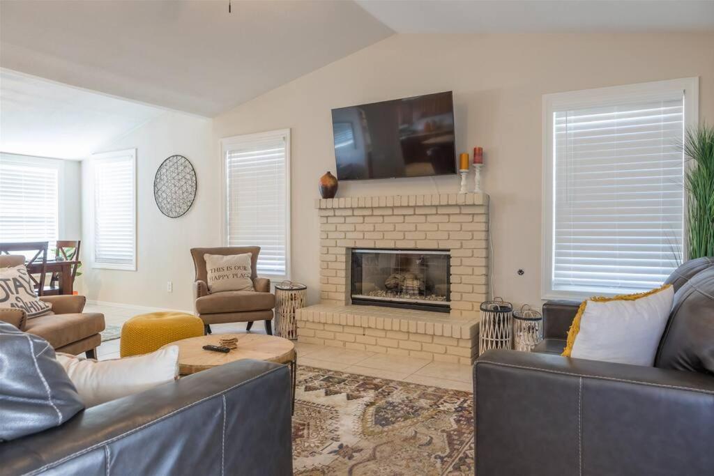 Private Paradise With Pool Heater, Spa, Billiards Avondale Extérieur photo